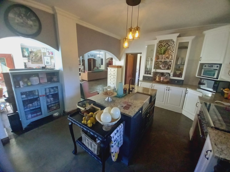 5 Bedroom Property for Sale in Maraldi Estate Free State